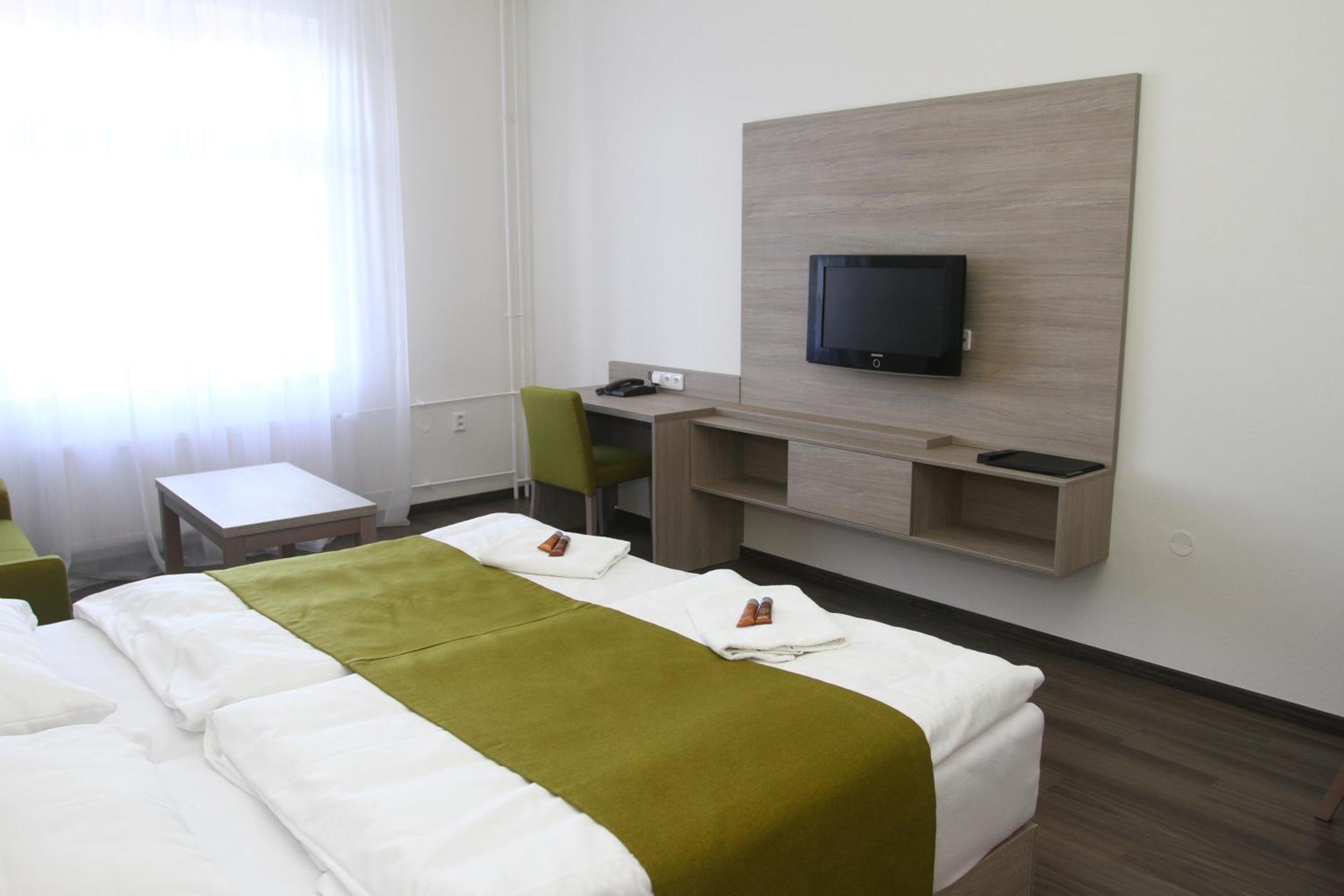 Hotel Palac Elektra Ostrava Ngoại thất bức ảnh