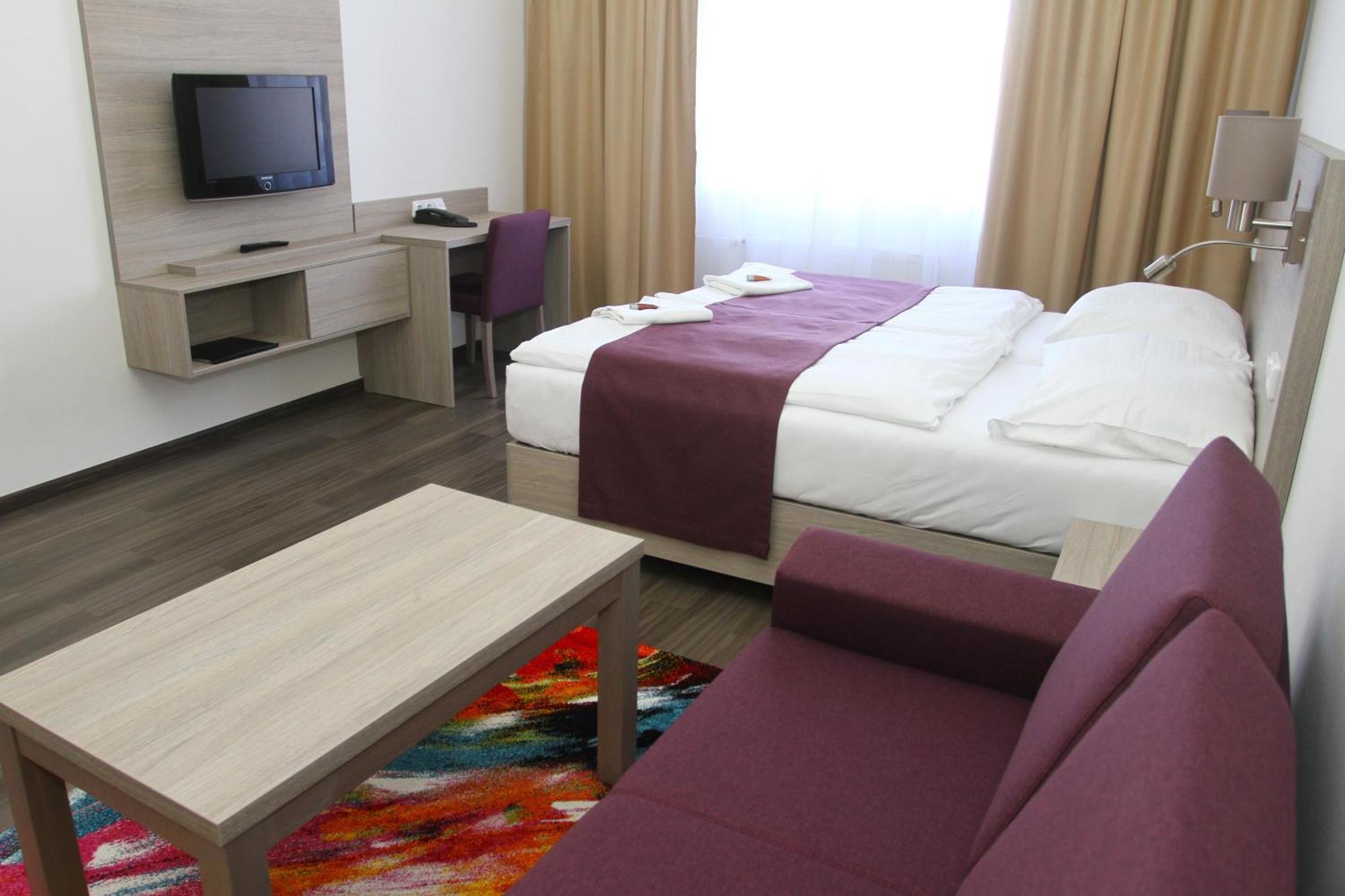 Hotel Palac Elektra Ostrava Ngoại thất bức ảnh